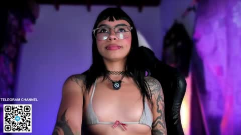 Snapshot of ghostlydolll chatting on 06-06-26, 05:39 Sara online show from 06-06-26, 05:39