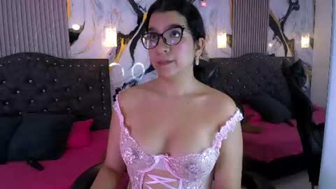 Snapshot of gia_cutee chatting on 06-12-26, 03:27 Gia online show from 06-12-26, 03:27