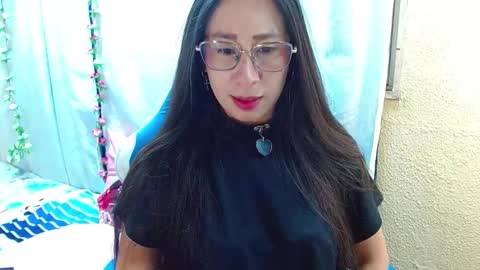 Snapshot of gia_leinn chatting on 09-24-25, 11:52 Gia online show from 09-24-25, 11:52