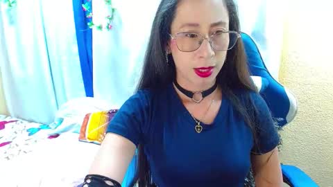 Snapshot of gia_leinn chatting on 10-20-25, 08:53 Gia online show from 10-20-25, 08:53