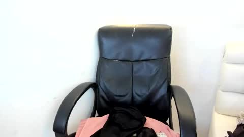 nahomi online show from 01-18-25, 05:41