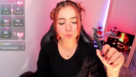 Snapshot of giabrook chatting on 01-09-25, 06:47 Gia online show from 01-09-25, 06:47