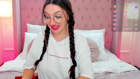 Snapshot of giacale chatting on 03-02-25, 03:56 Gia online show from 03-02-25, 03:56