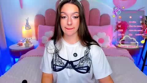 Snapshot of giacale chatting on 11-07-25, 01:44 Gia online show from 11-07-25, 01:44