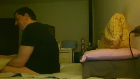 Snapshot of giaco1982 chatting on 03-04-25, 04:27 samuel online show from 03-04-25, 04:27