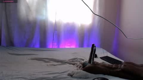 Gia online show from 11-25-25, 01:44