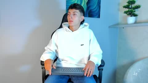 Snapshot of gian_rossii chatting on 06-04-26, 11:16 GIAN online show from 06-04-26, 11:16