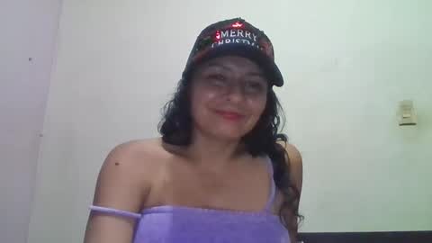 Snapshot of gianna165909 chatting on 12-27-24, 12:07 gianna165909 online show from 12-27-24, 12:07