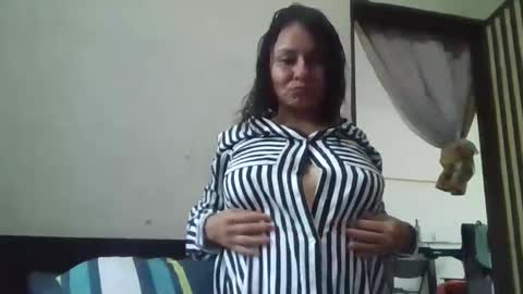 Snapshot of gianna165909 chatting on 01-01-25, 05:55 gianna165909 online show from 01-01-25, 05:55