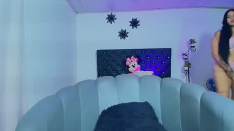 Snapshot of giannaroberts chatting on 11-29-25, 10:51 Giana Roberts online show from 11-29-25, 10:51