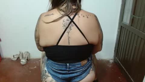 Gianna.. online show from 12-14-25, 05:07