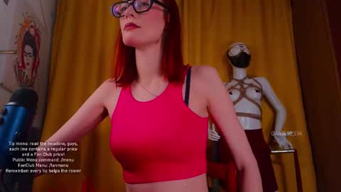 Snapshot of giantess_eva chatting on 10-23-25, 05:33 Eva online show from 10-23-25, 05:33