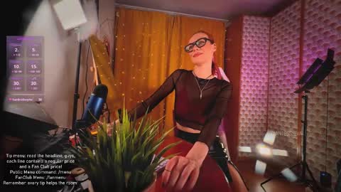 Snapshot of giantess_eva chatting on 03-14-26, 03:50 Eva online show from 03-14-26, 03:50