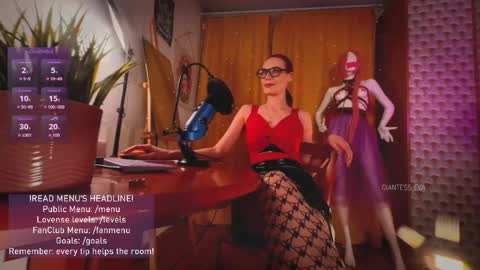 Snapshot of giantess_eva chatting on 05-17-26, 07:21 Eva online show from 05-17-26, 07:21