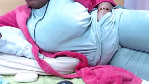 gianttitts online show from 04-21-26, 07:17