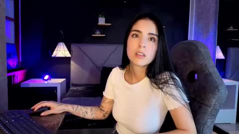 Gia online show from 11-12-25, 01:50