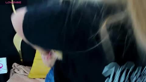 Snapshot of giaroussel chatting on 02-27-26, 04:51 GiaRoussel online show from 02-27-26, 04:51