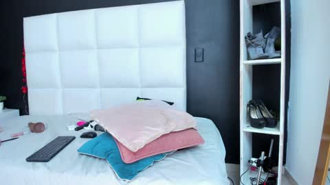 Gigi  online show from 04-02-26, 04:37