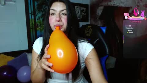 Gigi 3 online show from 11-30-25, 04:27