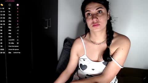 Gigi online show from 11-23-25, 03:12