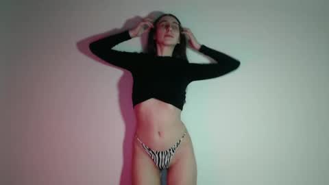 Gigi online show from 03-11-25, 03:56