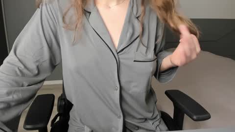 gigihadd online show from 12-11-24, 02:11