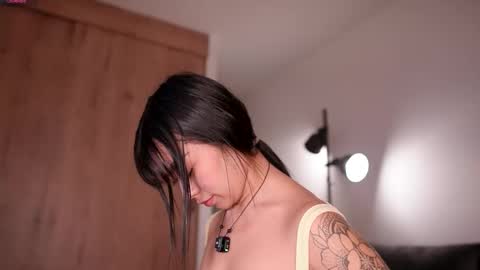 GIGI online show from 11-25-25, 10:37