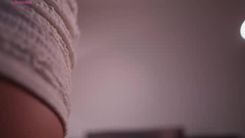 GIGI online show from 04-06-26, 01:36