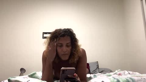 Gigi online show from 12-29-24, 06:03