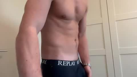 Snapshot of gigolo_amsterdam chatting on 11-16-25, 11:27 gigolo amsterdam023 online show from 11-16-25, 11:27