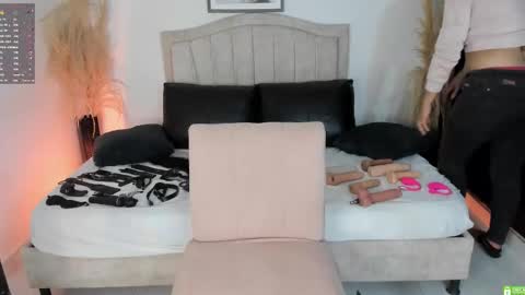 pamela online show from 03-26-26, 01:55