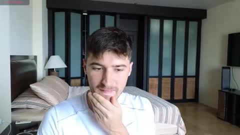 gilbertogonzales online show from 11-24-25, 03:17