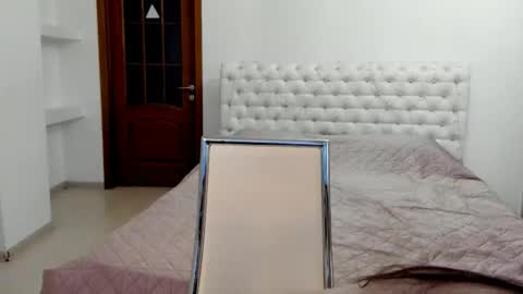 Kate online show from 12-19-25, 09:27