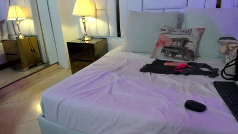 Ginebra Ness online show from 12-10-24, 01:11