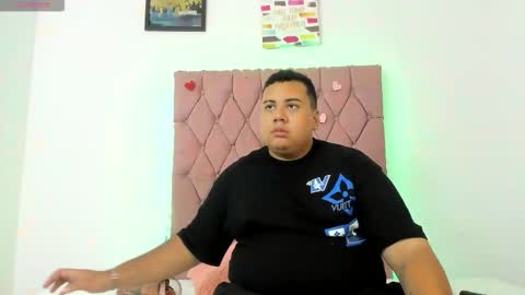 Gine online show from 10-25-25, 04:20