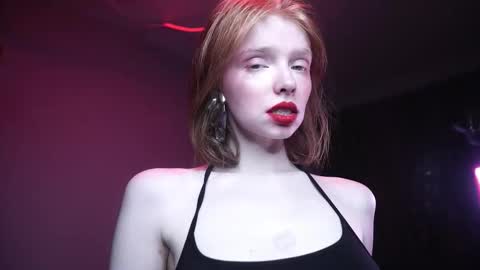 Snapshot of ginger_hugs chatting on 11-07-25, 10:10 im expecting 350 thumbs up on my altar online show from 11-07-25, 10:10