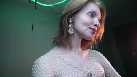 Snapshot of ginger_hugs chatting on 11-09-25, 10:19 im expecting 350 thumbs up on my altar online show from 11-09-25, 10:19