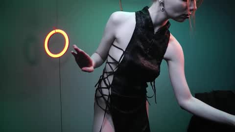 Snapshot of ginger_hugs chatting on 11-12-25, 10:20 im expecting 350 thumbs up on my altar online show from 11-12-25, 10:20