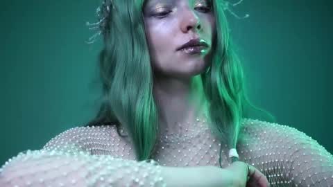        im expecting 350 thumbs up on my altar   online show from 04-22-26, 10:11