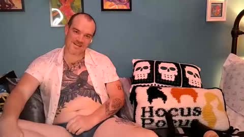 Ginger McC online show from 10-18-25, 12:13