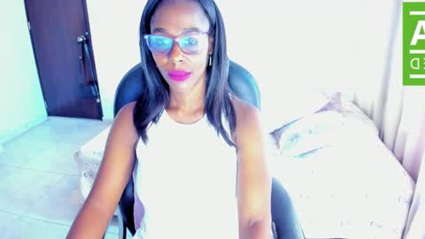 Snapshot of ginger_smil chatting on 12-17-25, 12:22 Diana online show from 12-17-25, 12:22