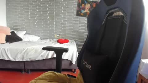 Ginger online show from 04-24-26, 09:39