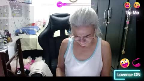 Snapshot of giorgia_xue53 chatting on 03-18-26, 05:54 Mary online show from 03-18-26, 05:54