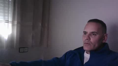 Snapshot of gioshadow chatting on 01-17-25, 04:04 gioshadow online show from 01-17-25, 04:04