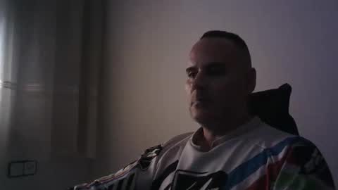 Snapshot of gioshadow chatting on 10-12-25, 12:37 gioshadow online show from 10-12-25, 12:37