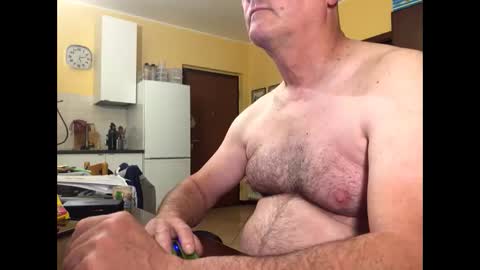 Snapshot of giovanni_1964 chatting on 05-11-26, 03:12 giovanni_1964 online show from 05-11-26, 03:12