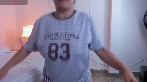 Snapshot of gipsela_gomez chatting on 01-29-25, 07:43 G I S E P L A online show from 01-29-25, 07:43