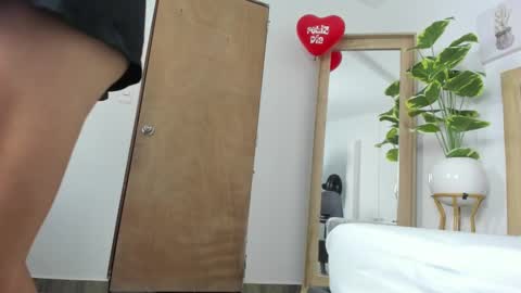 Snapshot of gipsela_gomez chatting on 02-19-25, 12:33 G I S E P L A online show from 02-19-25, 12:33