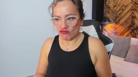 G I S E P L A online show from 03-26-26, 06:13