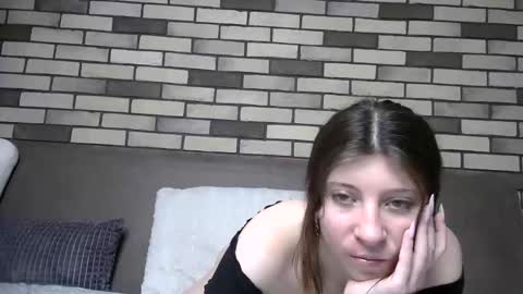 Snapshot of girl_cute007 chatting on 05-20-26, 06:25 girl_cute007 online show from 05-20-26, 06:25